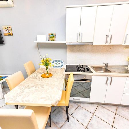 נובליה Apartments Hope מראה חיצוני תמונה