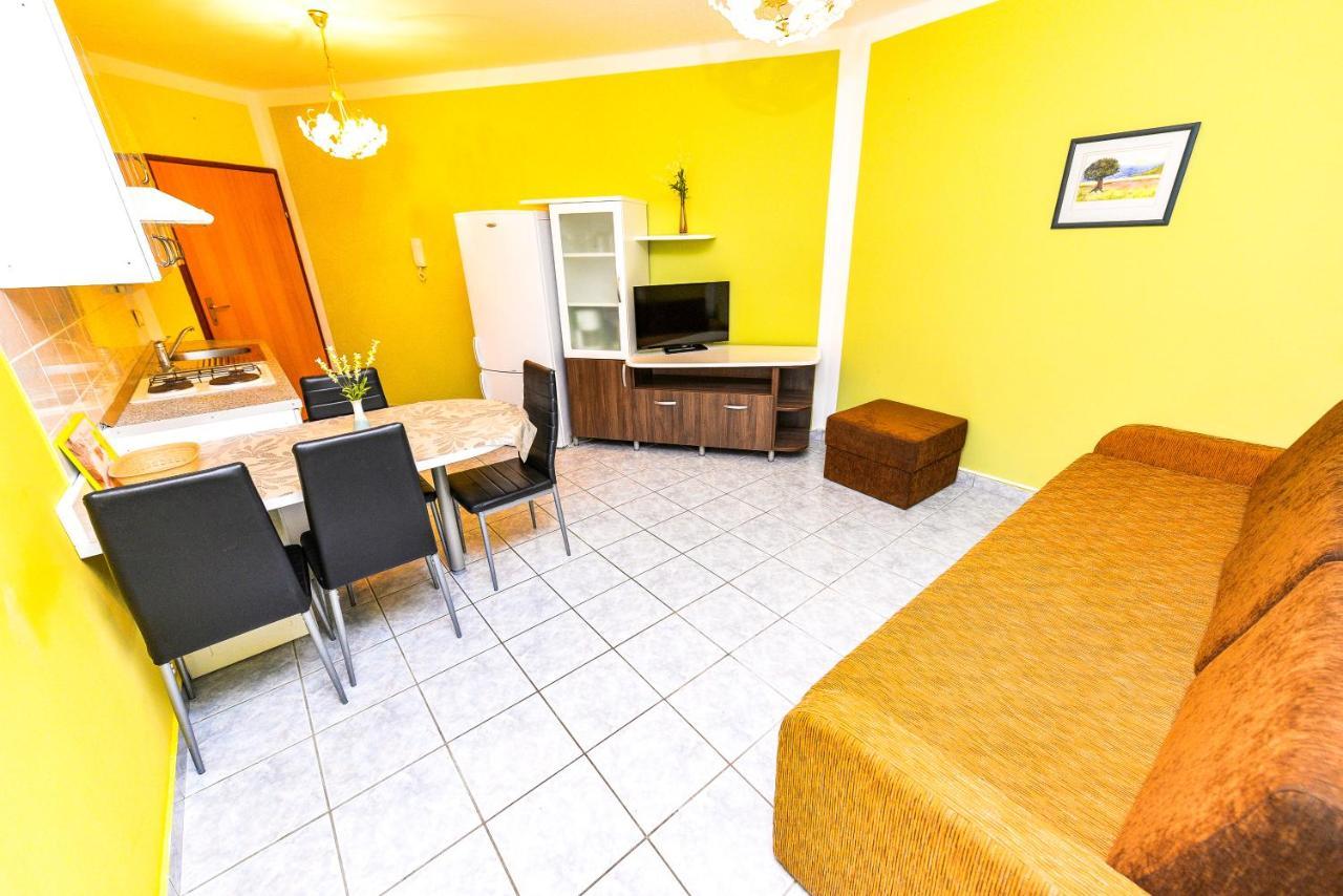 נובליה Apartments Hope מראה חיצוני תמונה
