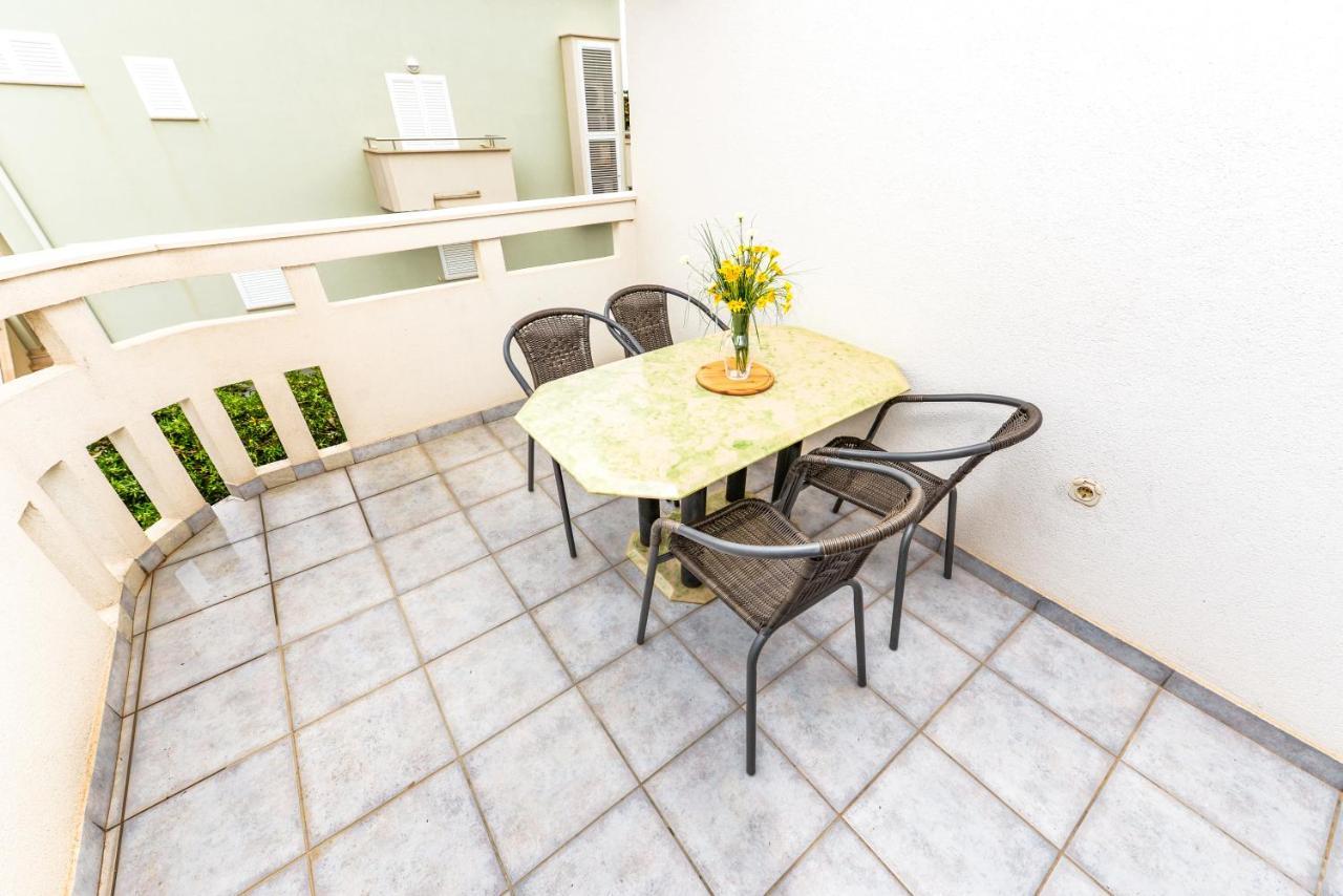 נובליה Apartments Hope מראה חיצוני תמונה