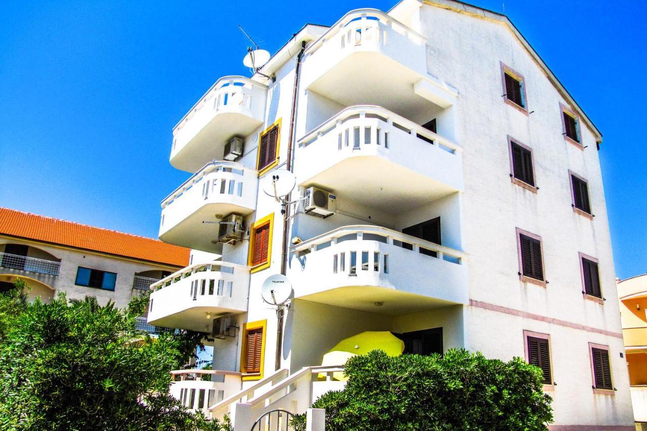 נובליה Apartments Hope מראה חיצוני תמונה