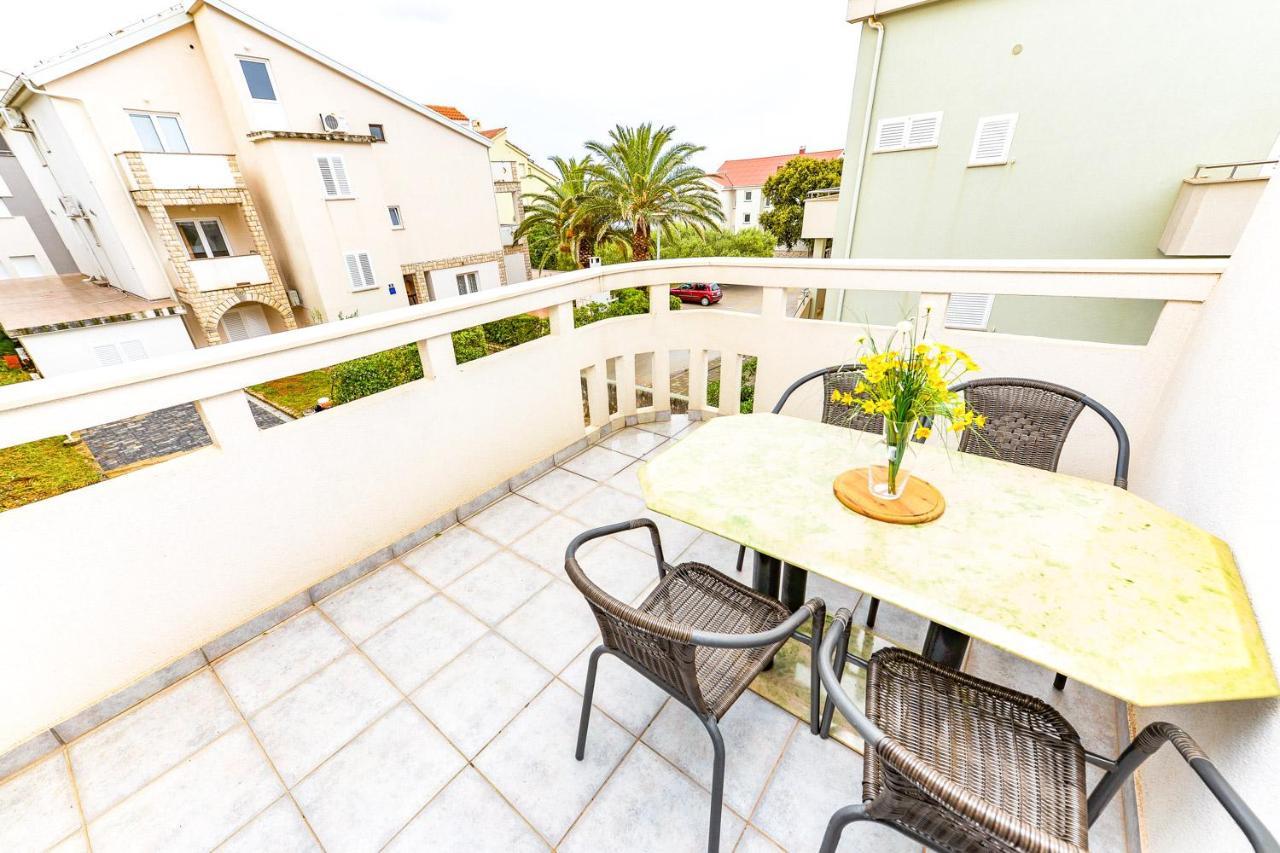 נובליה Apartments Hope מראה חיצוני תמונה