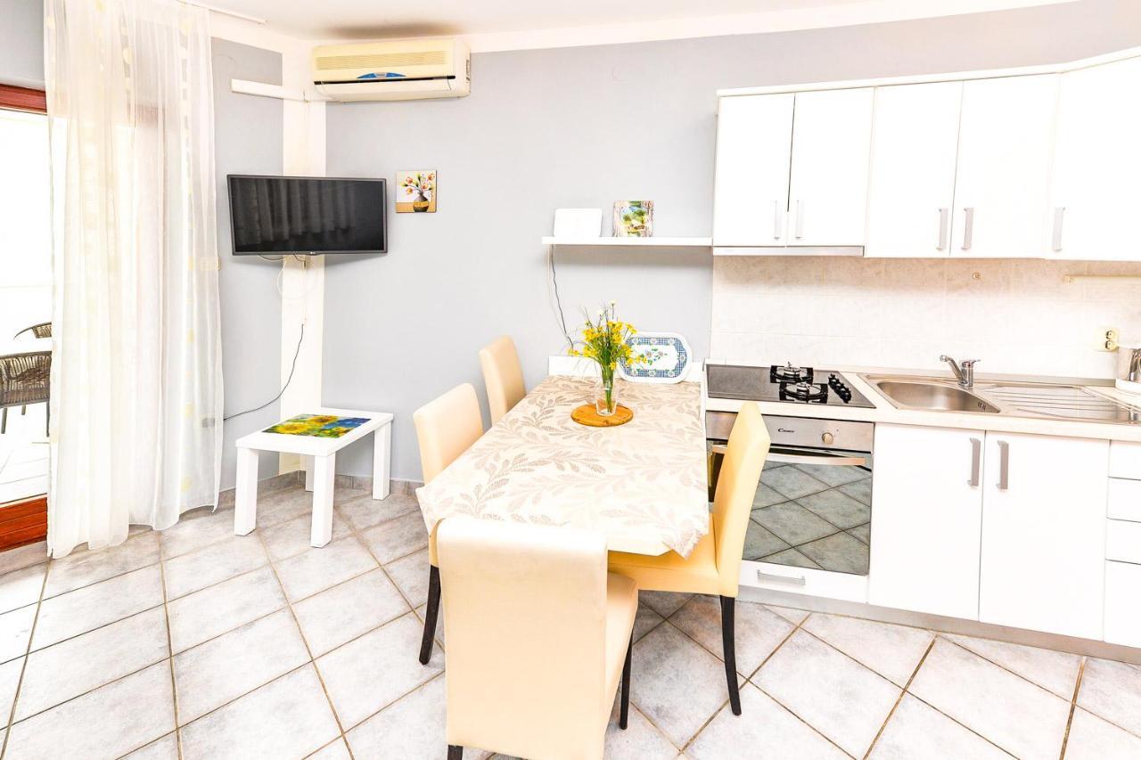 נובליה Apartments Hope מראה חיצוני תמונה