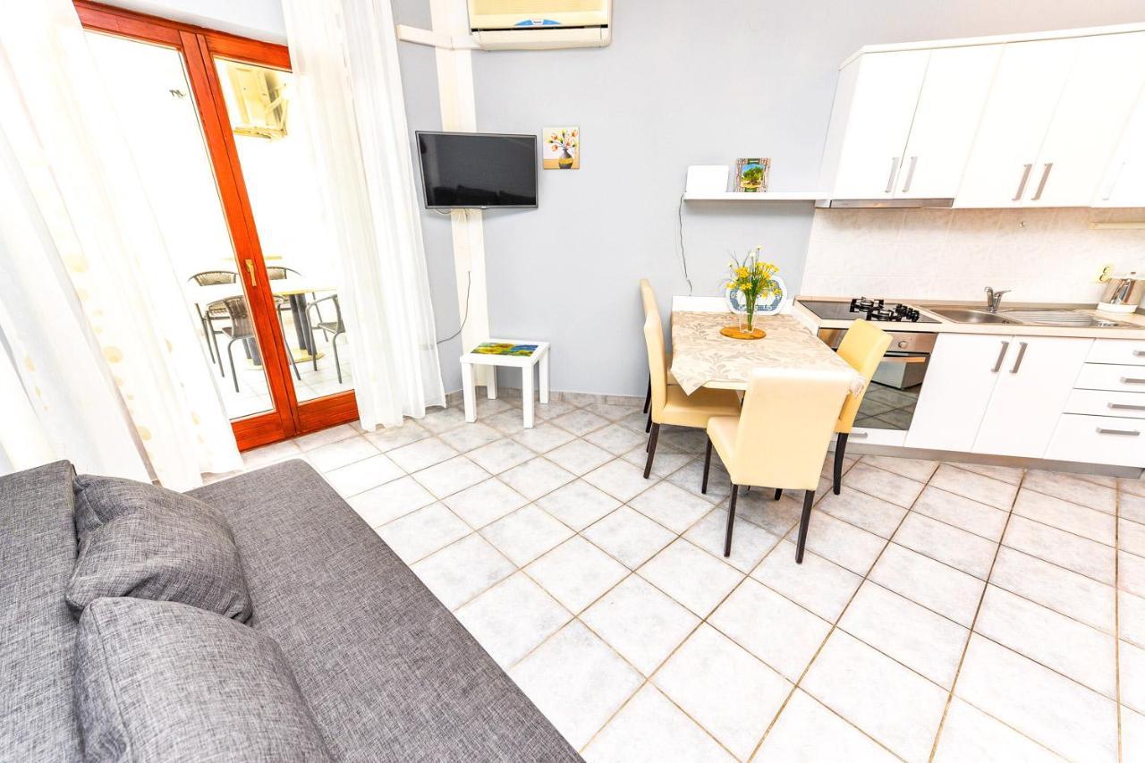 נובליה Apartments Hope מראה חיצוני תמונה