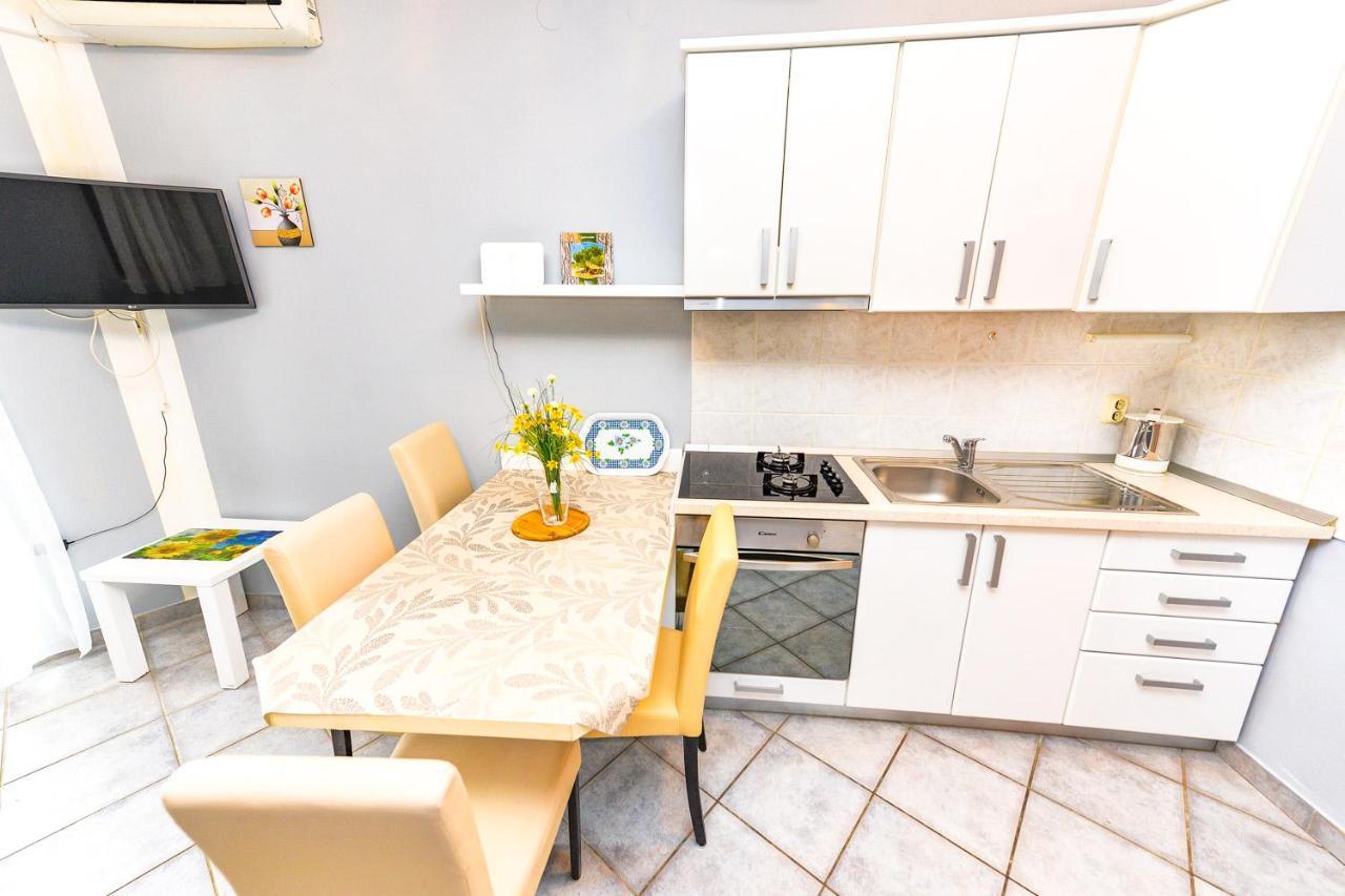 נובליה Apartments Hope מראה חיצוני תמונה