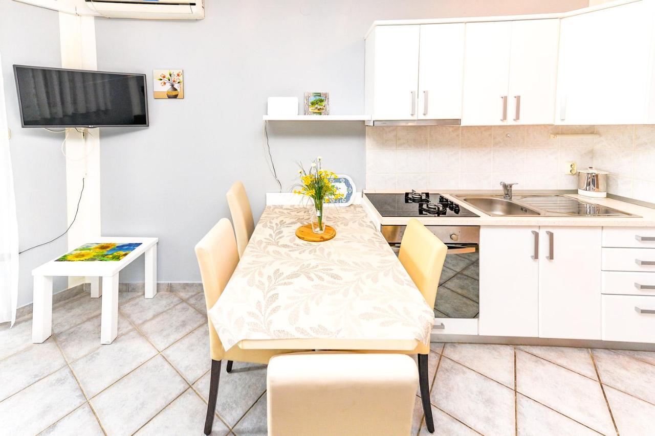 נובליה Apartments Hope מראה חיצוני תמונה