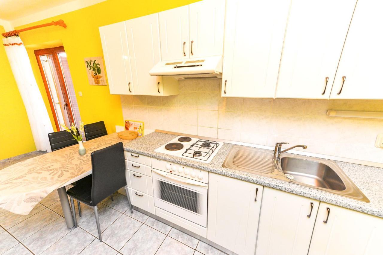 נובליה Apartments Hope מראה חיצוני תמונה